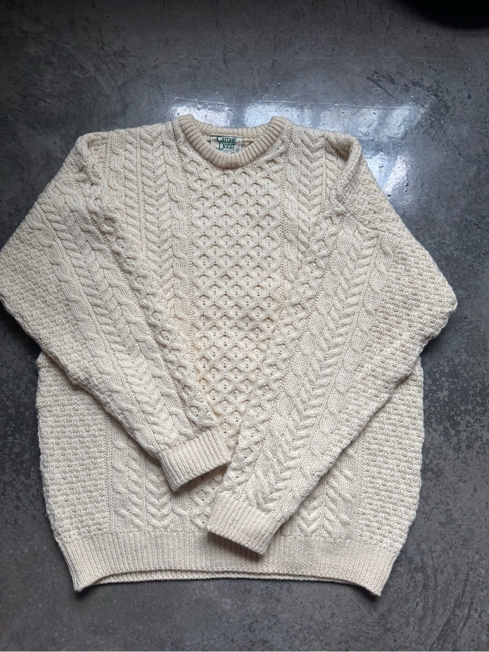 Carraig Donn 100% Wool Classic Cable Knit Crewneck Cream Sweater, Size Large